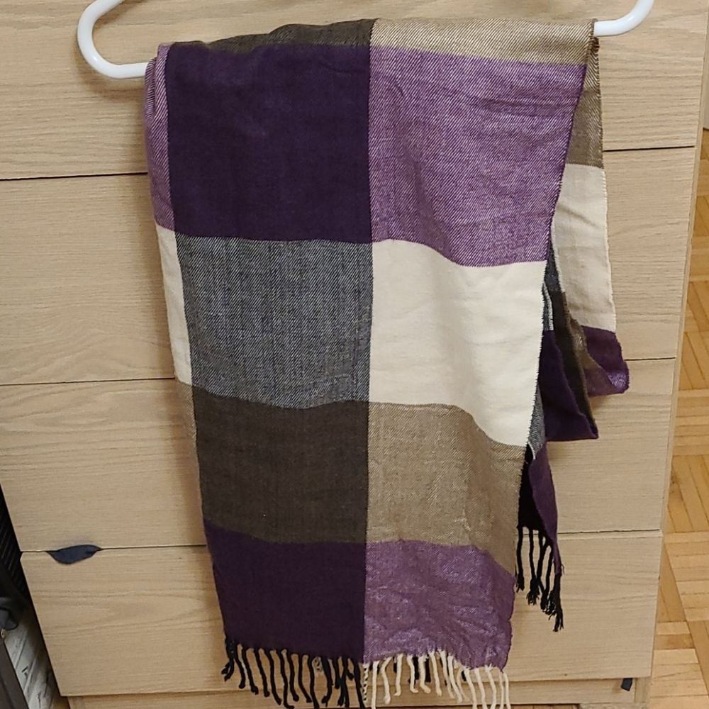 Scarf - Picture 2 of 3